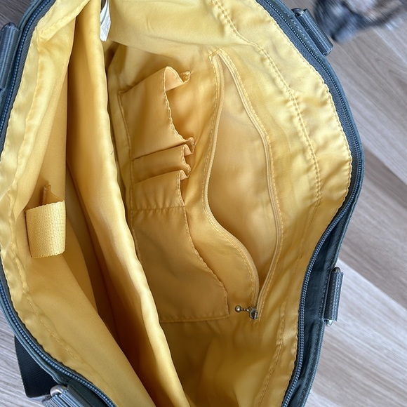 tote with laptop compartment - Picture 5 of 7